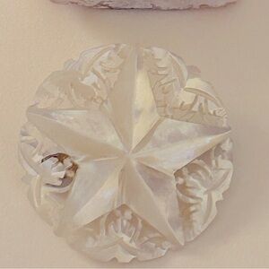 Vintage Pin Star of Bethlehem & Doves White Mother of Pearl handcarved 1.5”